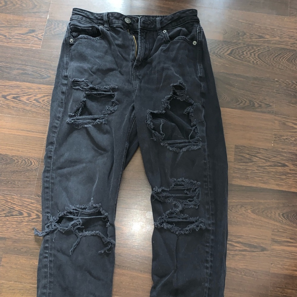 American eagle ripped mom jeans size 2